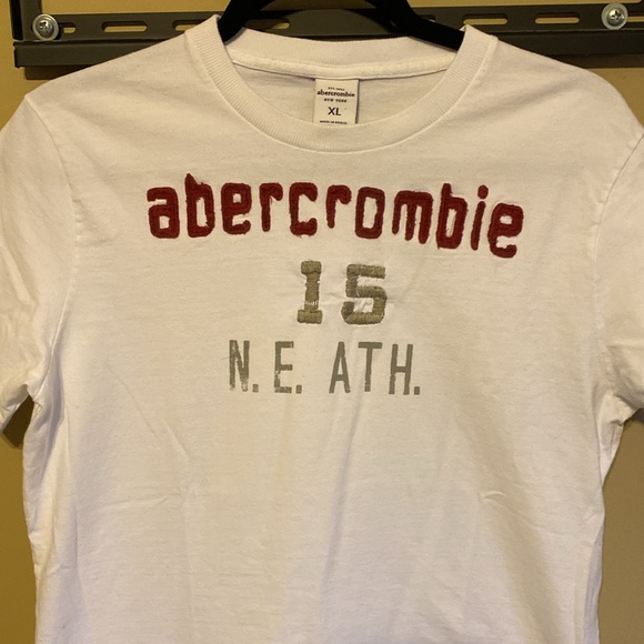 Abercrombie New York T-Shirt - Picture 2 of 4